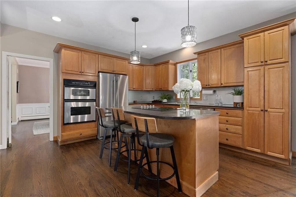 Single Family Residence at 4 Stonecarry Way, East Greenwich, photo 5 of 49