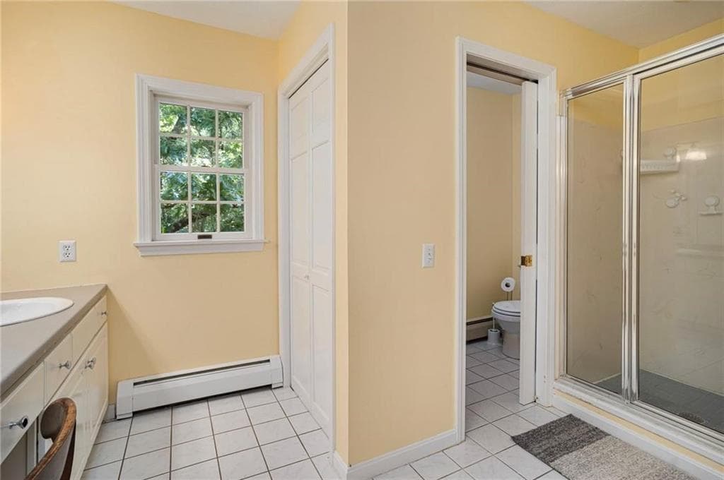 Single Family Residence at 4 Stonecarry Way, East Greenwich, photo 30 of 49