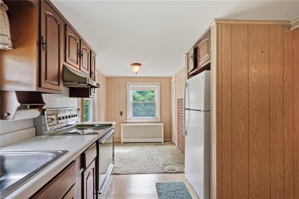 Single Family Residence at 1639 South County Trail, East Greenwich, photo 16 of 47