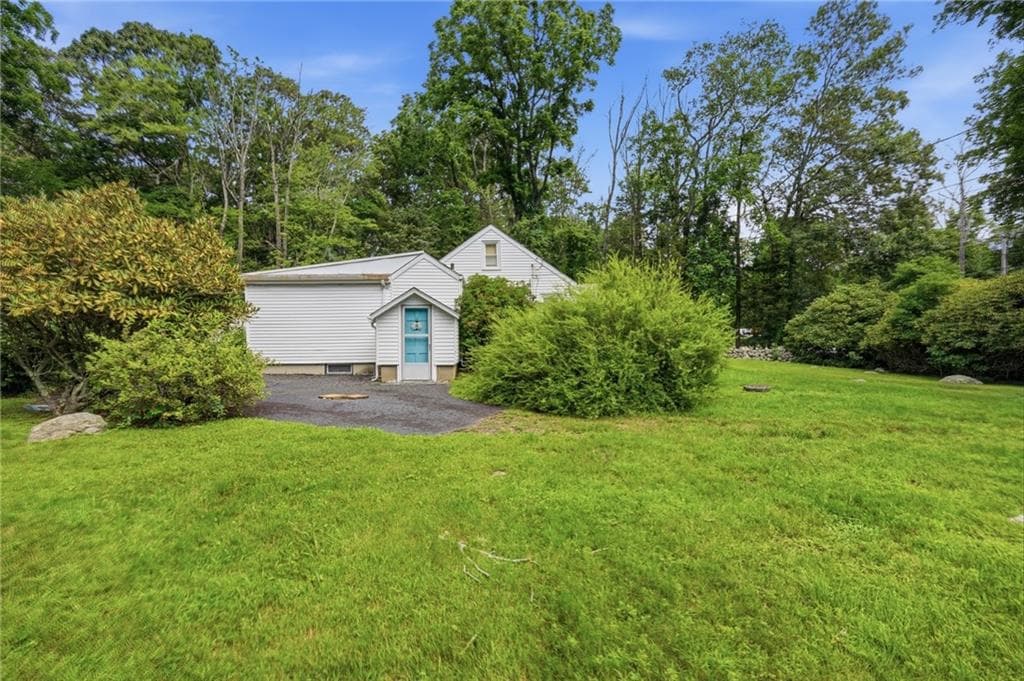 Single Family Residence at 1639 South County Trail, East Greenwich, photo 10 of 47