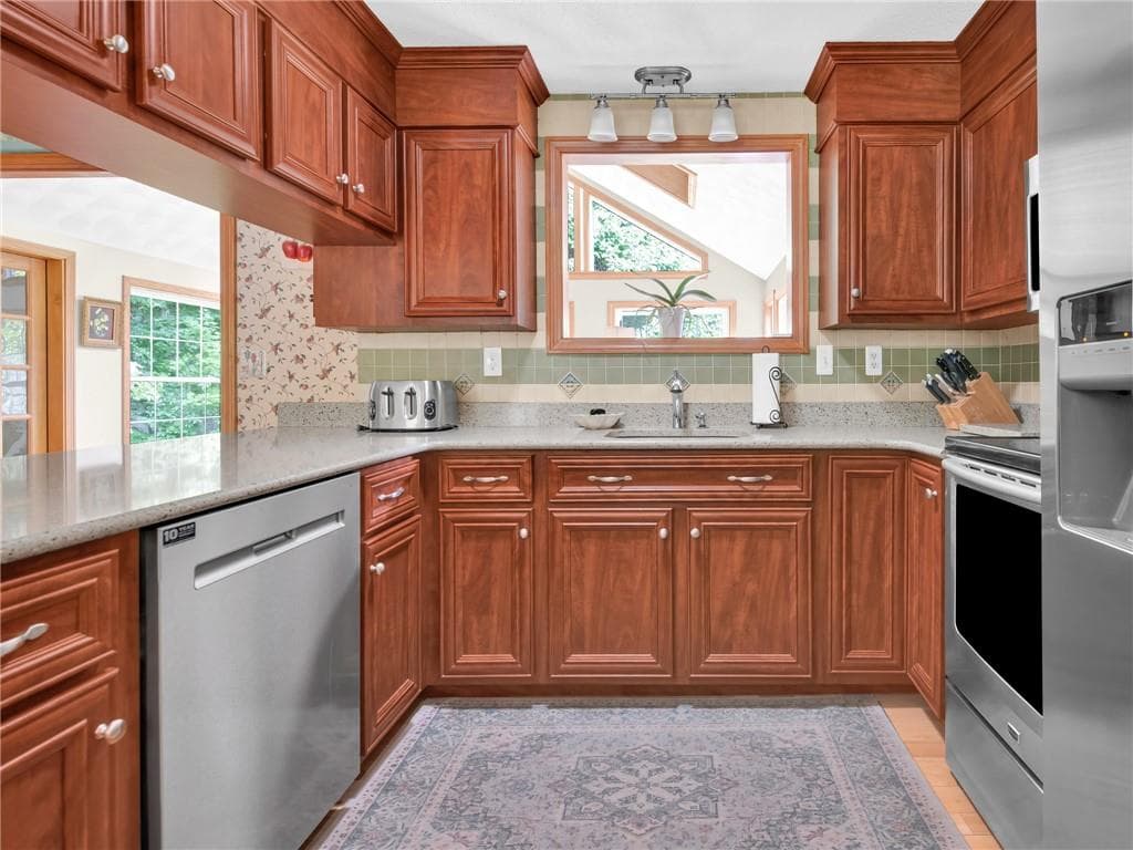 Single Family Residence at 285 Joslin Road, Burrillville, photo 12 of 41
