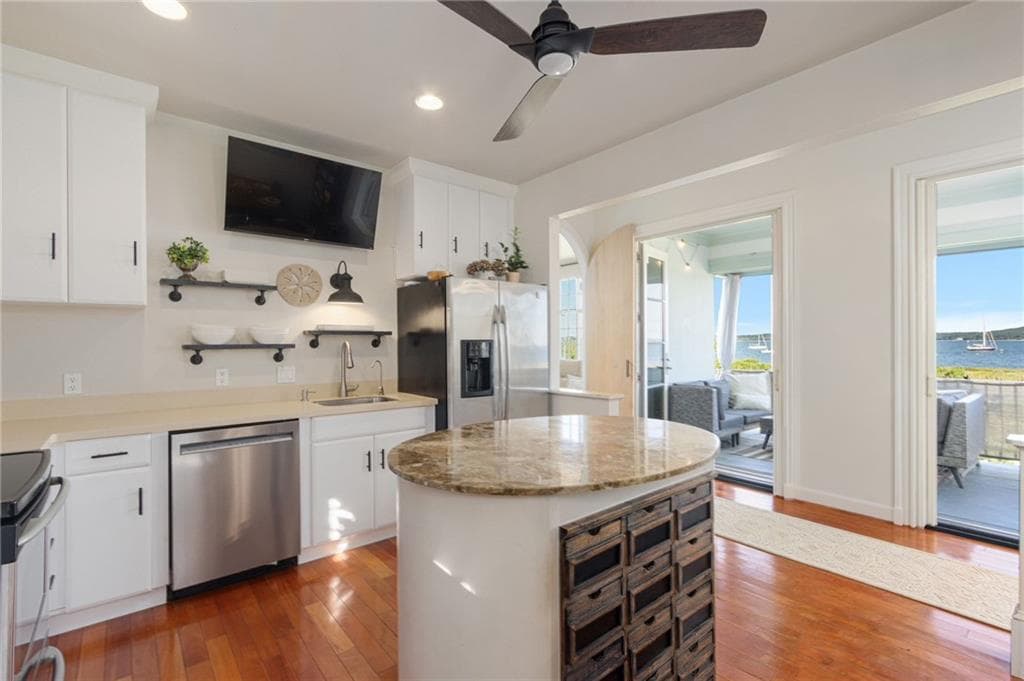 Single Family Residence at 130 Common Fence Boulevard, Portsmouth, photo 5 of 46