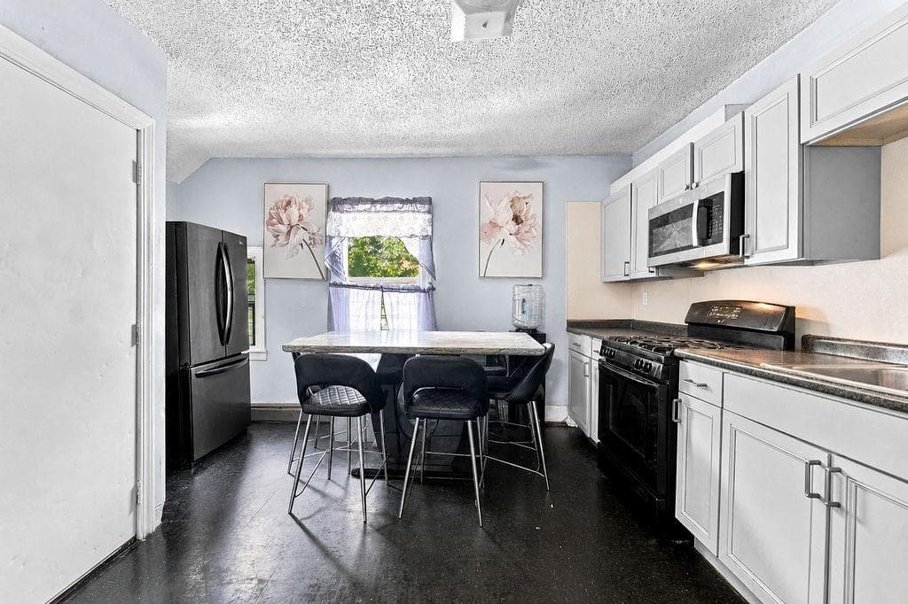 Multi Family at 61 Glenham Street, Providence, photo 38 of 50