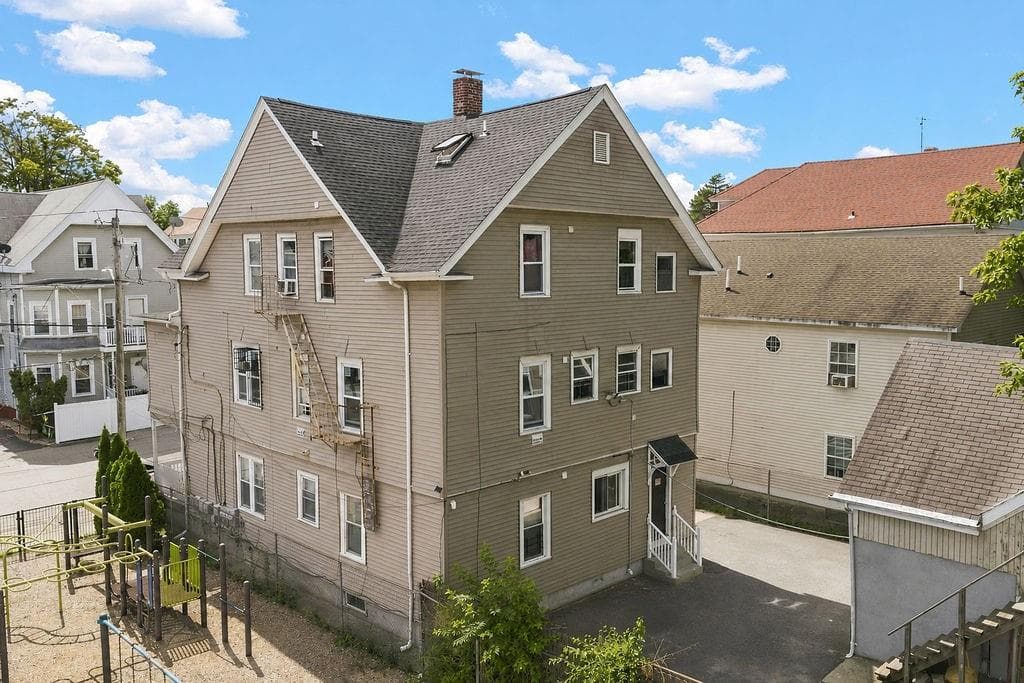 Multi Family at 61 Glenham Street, Providence, photo 4 of 50