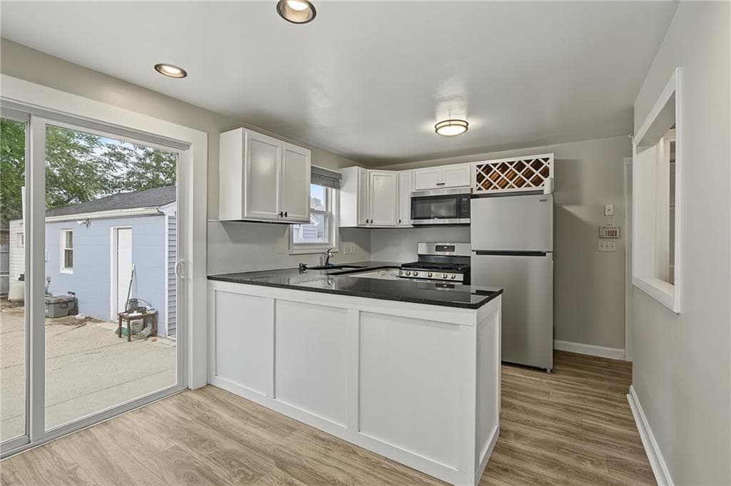 Single Family Residence at 15 Don Court, Pawtucket, photo 2 of 37