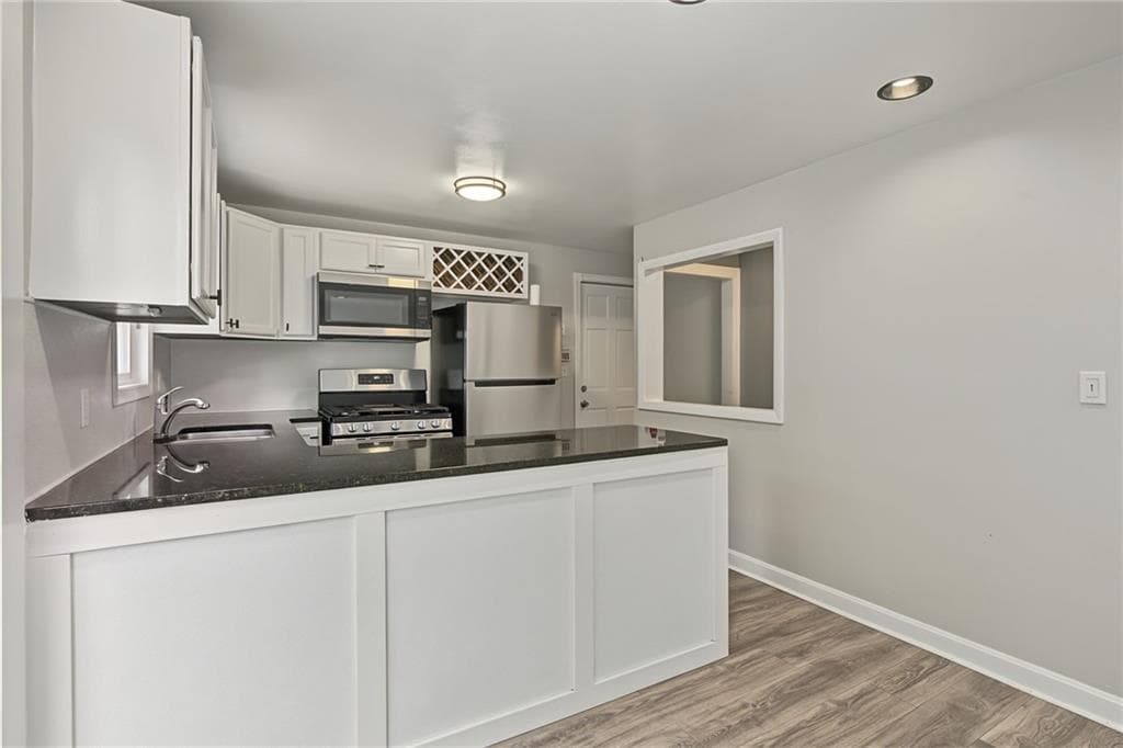 Single Family Residence at 15 Don Court, Pawtucket, photo 6 of 37