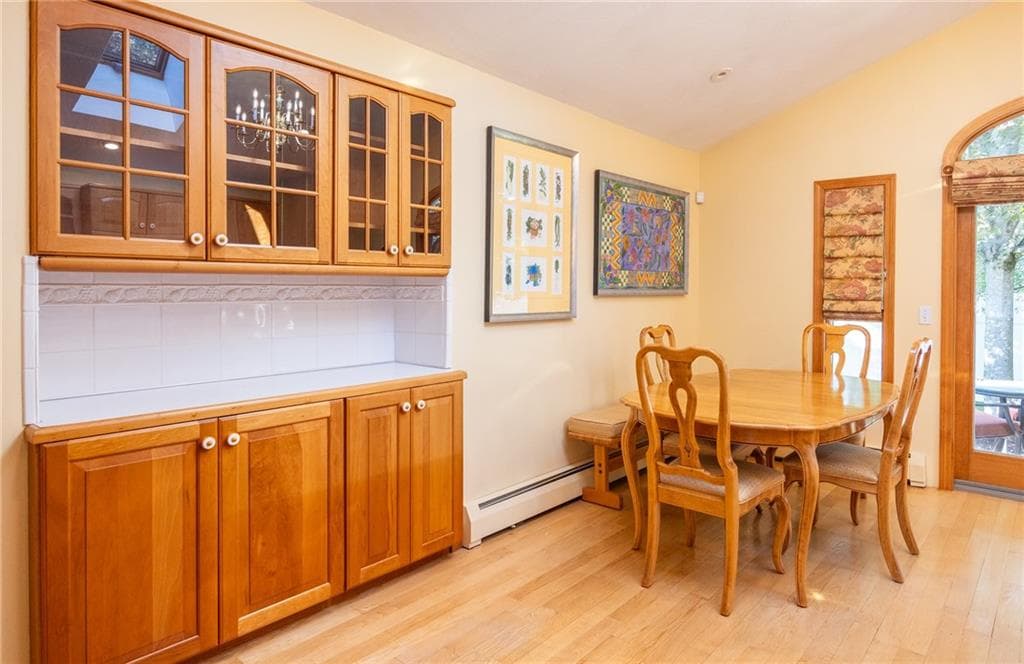 Single Family Residence at 8 CONTINENTAL Road, Smithfield, photo 13 of 29