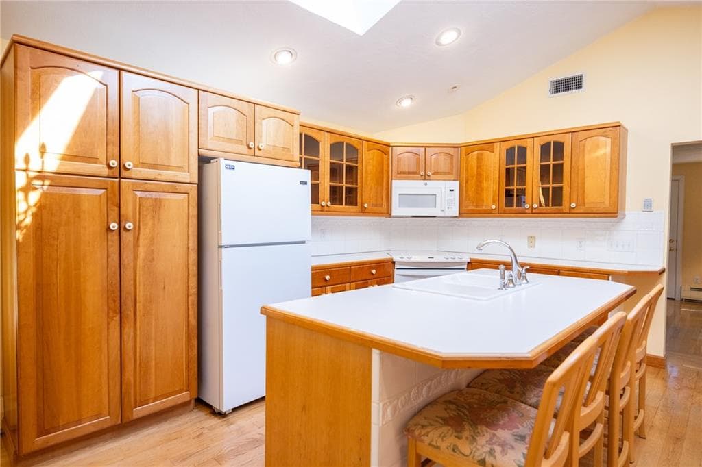 Single Family Residence at 8 CONTINENTAL Road, Smithfield, photo 12 of 29