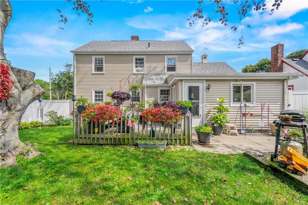 Single Family Residence at 30 Beacon Circle, Cranston, photo 37 of 49