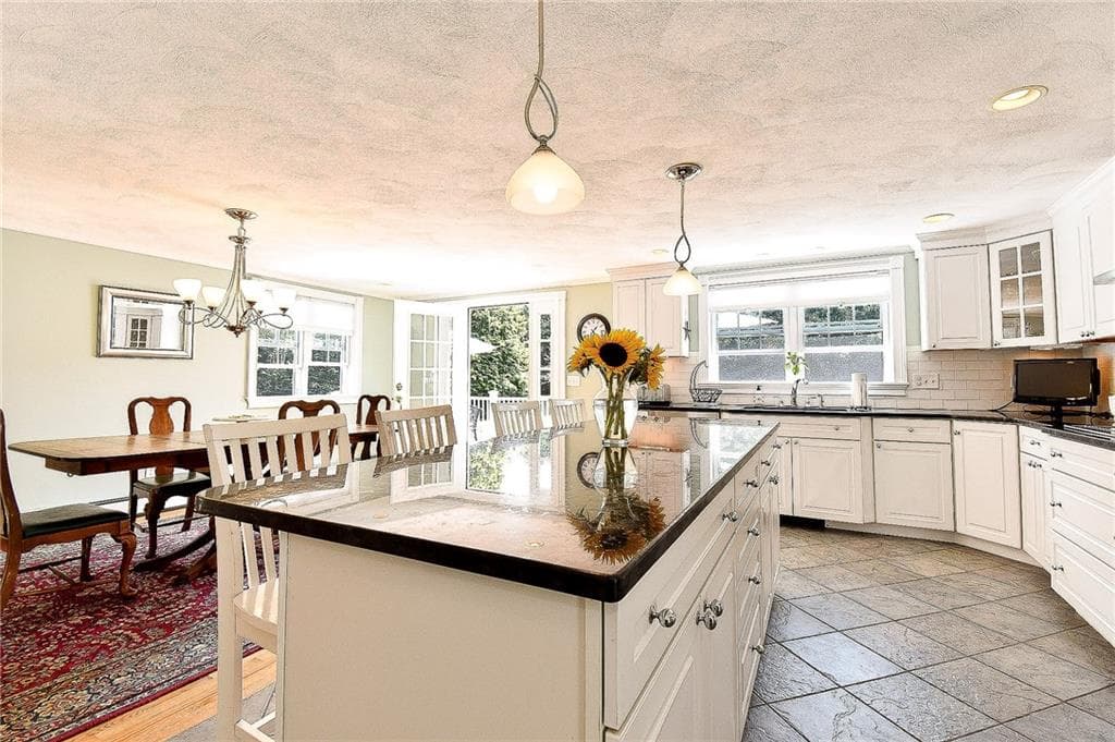 Single Family Residence at 47 Shady Cove Road, North Kingstown, photo 19 of 50