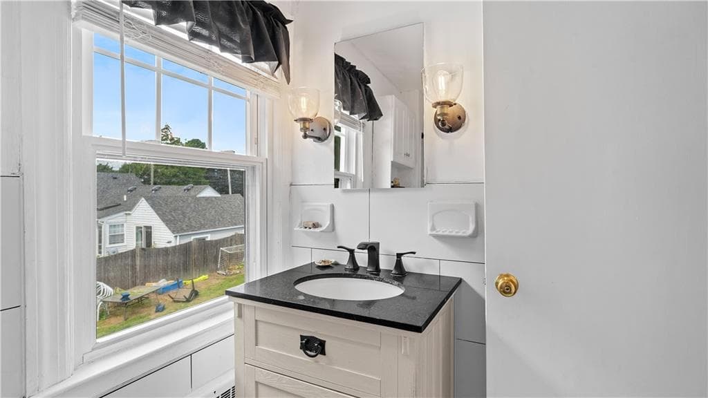 Single Family Residence at 27 Merry Mount Drive, Warwick, photo 26 of 31
