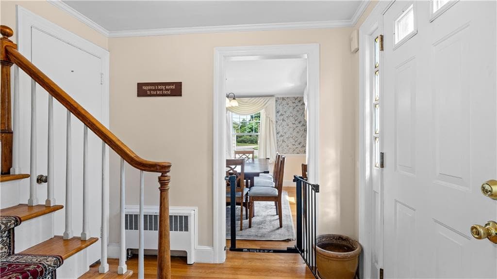 Single Family Residence at 27 Merry Mount Drive, Warwick, photo 5 of 31