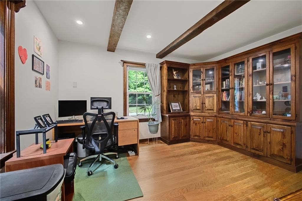 Single Family Residence at 15 Paine District Road, Woodstock, photo 13 of 29