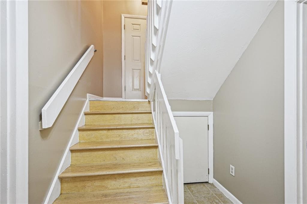 Multi Family at 17 Clara Lane, Narragansett, photo 18 of 43