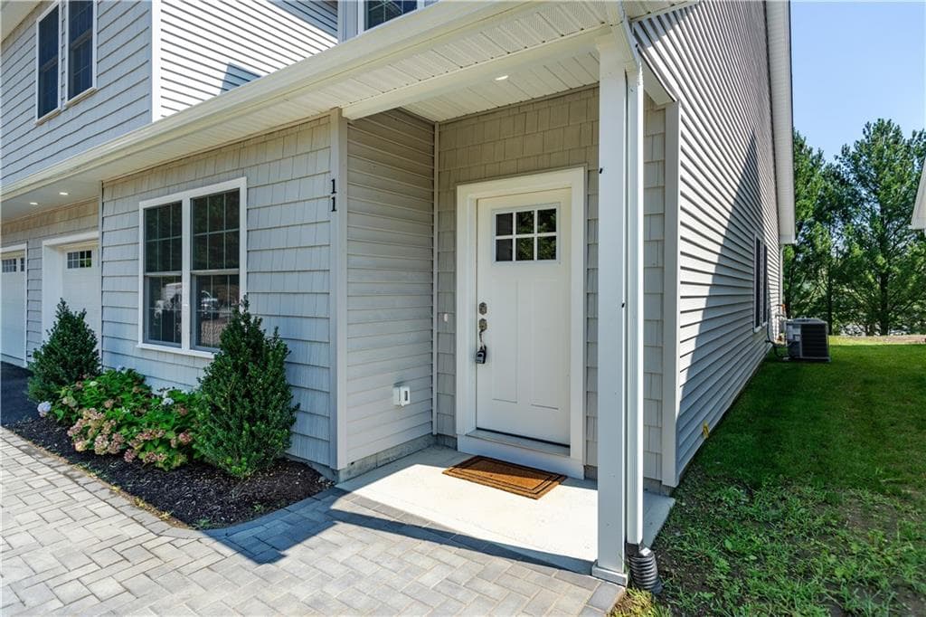 Condominium at 13 Fieldstone Way, Johnston, photo 3 of 42