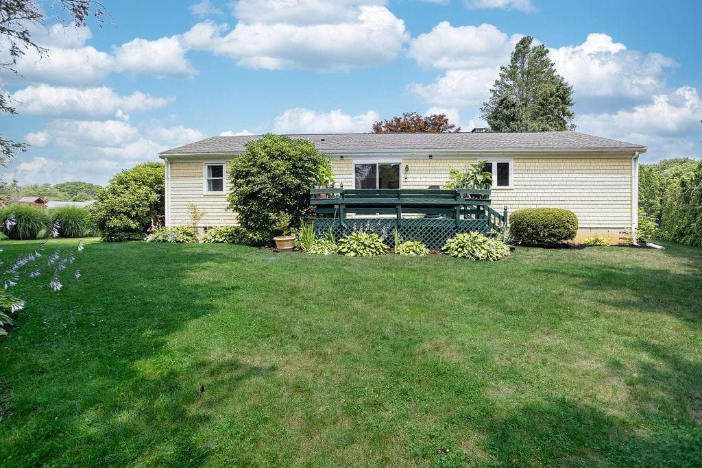Single Family Residence at 49 Evergreen Drive, Portsmouth, photo 32 of 40