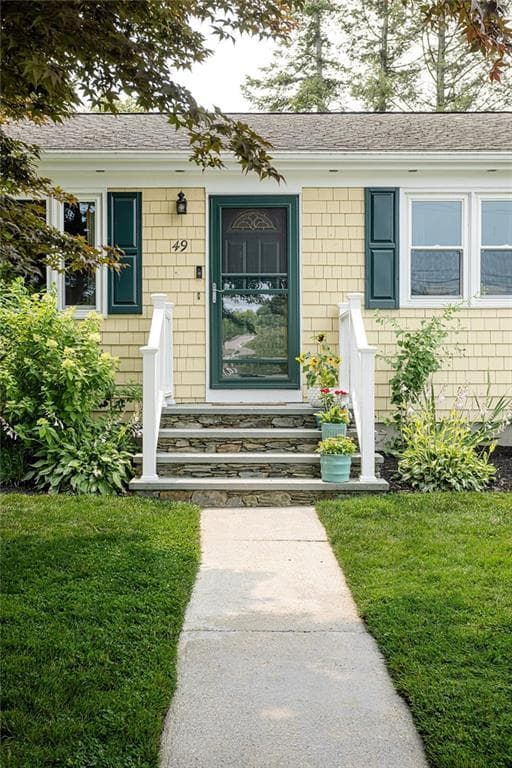 Single Family Residence at 49 Evergreen Drive, Portsmouth, photo 38 of 40