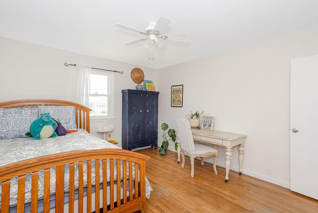 Single Family Residence at 49 Evergreen Drive, Portsmouth, photo 18 of 40