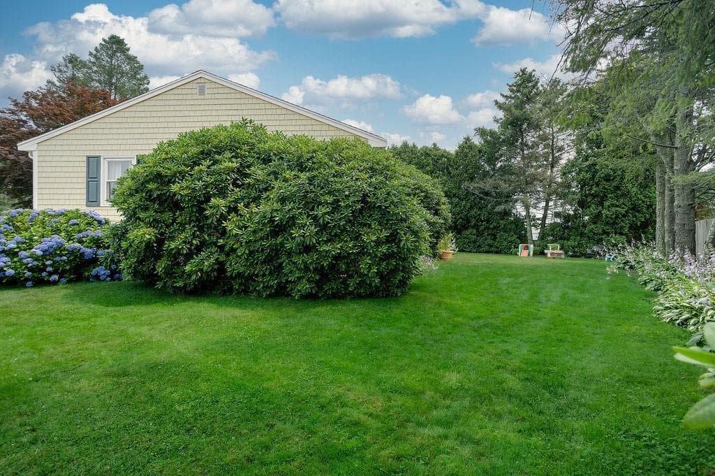 Single Family Residence at 49 Evergreen Drive, Portsmouth, photo 37 of 40