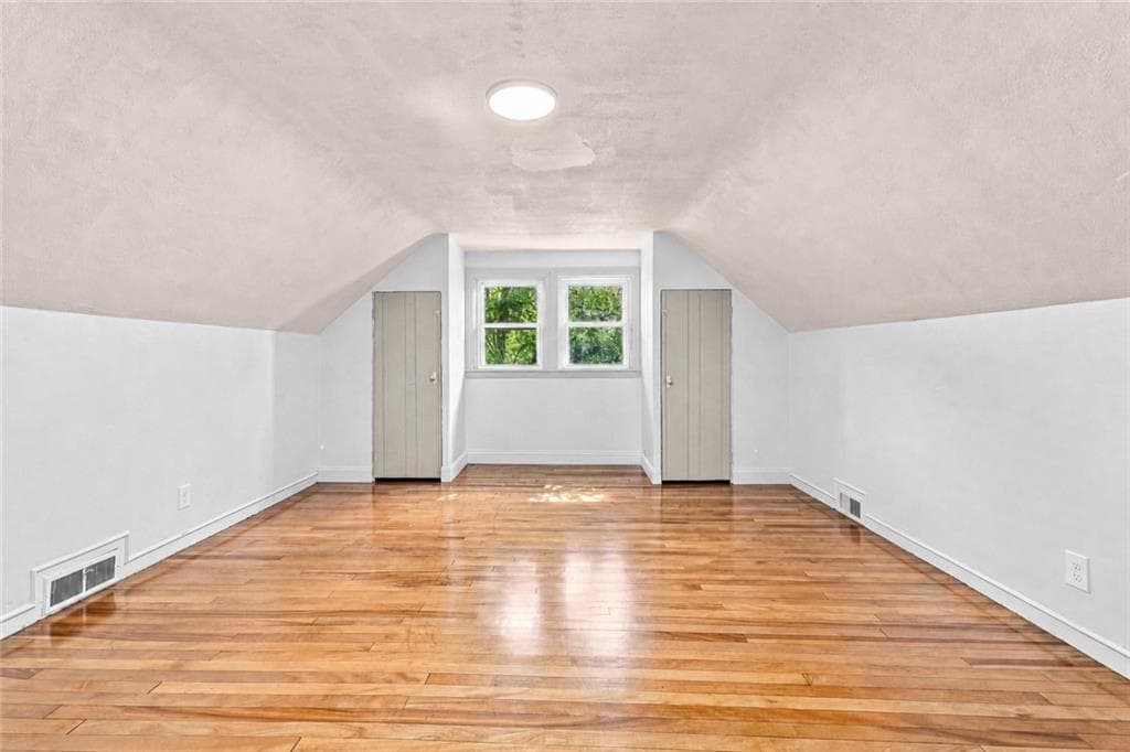 Single Family Residence at 435 Auburn Street, Cranston, photo 15 of 23