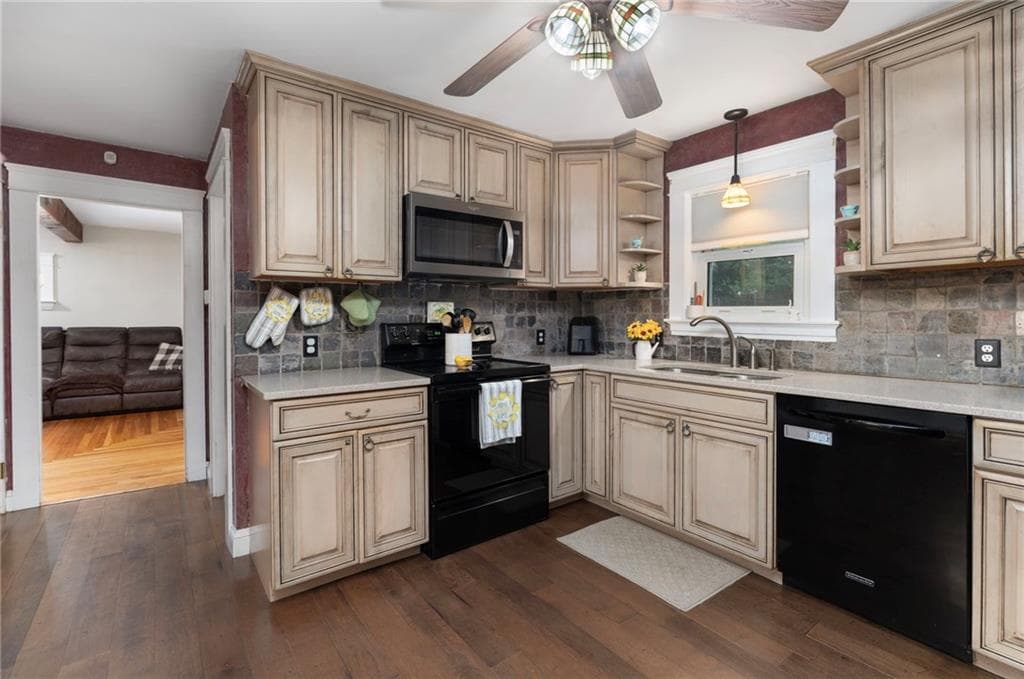 Single Family Residence at 24 Kenmore Street, West Warwick, photo 5 of 47