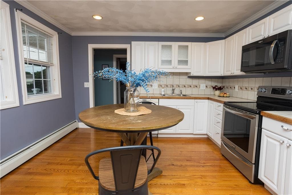 Condominium at 2799 Pawtucket Avenue, East Providence, photo 6 of 26