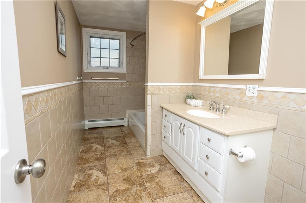Condominium at 2799 Pawtucket Avenue, East Providence, photo 22 of 26
