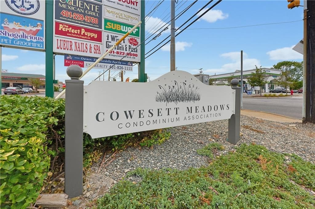 Condominium at 35 Kristee Circle Circle UNIT 35, West Warwick, photo 2 of 26