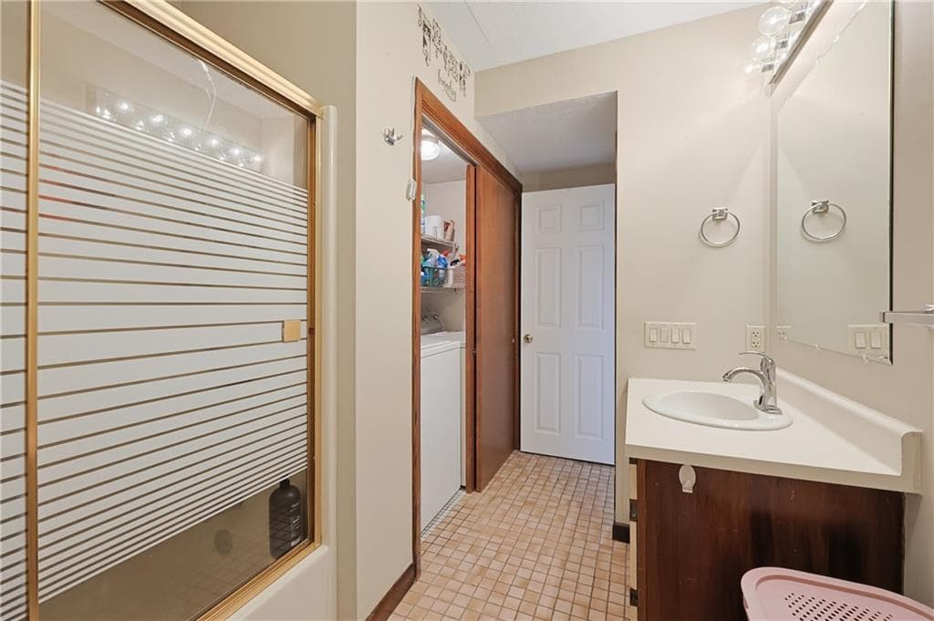 Condominium at 35 Kristee Circle Circle UNIT 35, West Warwick, photo 22 of 26
