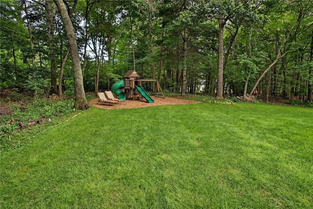 Single Family Residence at 109 Woodridge Drive, North Kingstown, photo 48 of 50