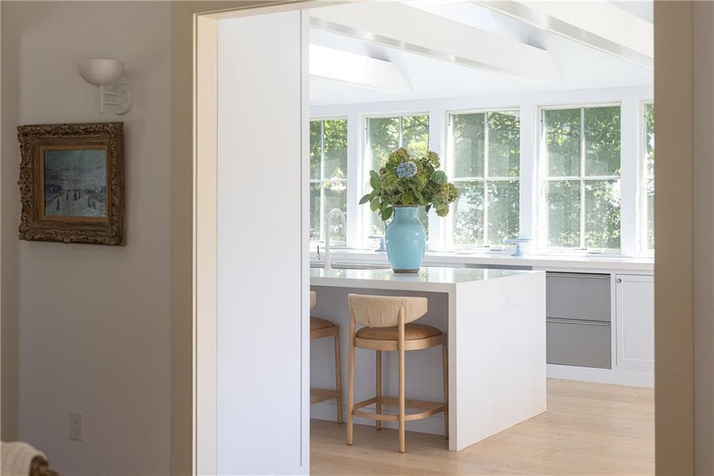 Single Family Residence at 124 Harrison Avenue, Newport, photo 10 of 39
