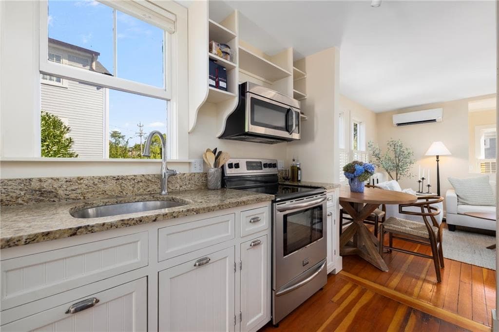 Single Family Residence at 6 Second Street, Newport, photo 9 of 22