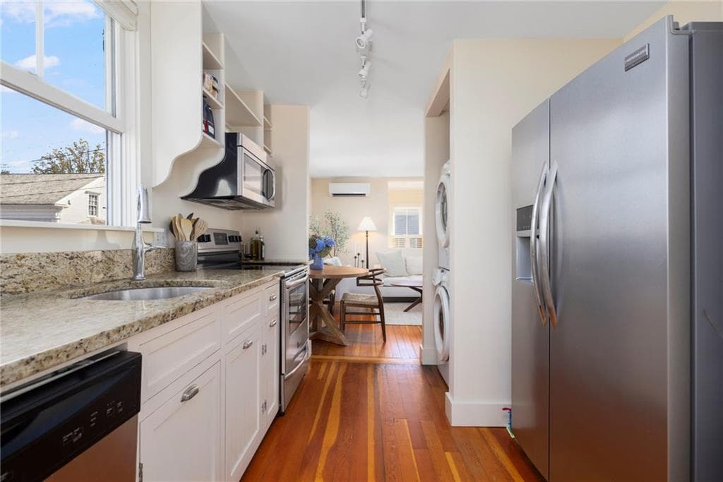 Single Family Residence at 6 Second Street, Newport, photo 8 of 22