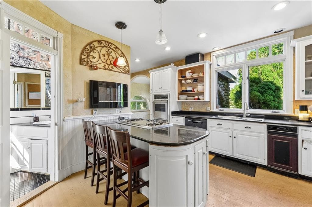 Single Family Residence at 25 Wildfield Farm Road, Narragansett, photo 21 of 50