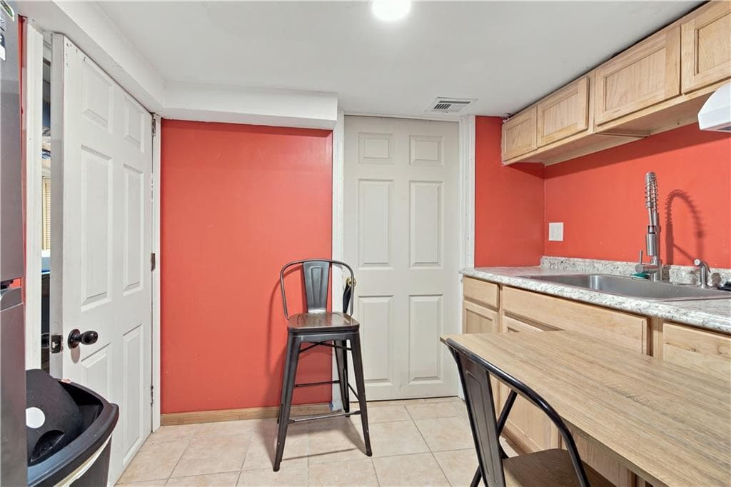 Multi Family at 509 Union Avenue, Providence, photo 24 of 31