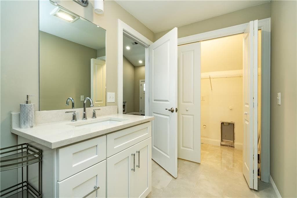 Condominium at 7 Fieldstone Way, Johnston, photo 12 of 42