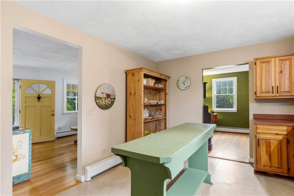 Single Family Residence at 808 Ten Rod Road, Exeter, photo 12 of 45