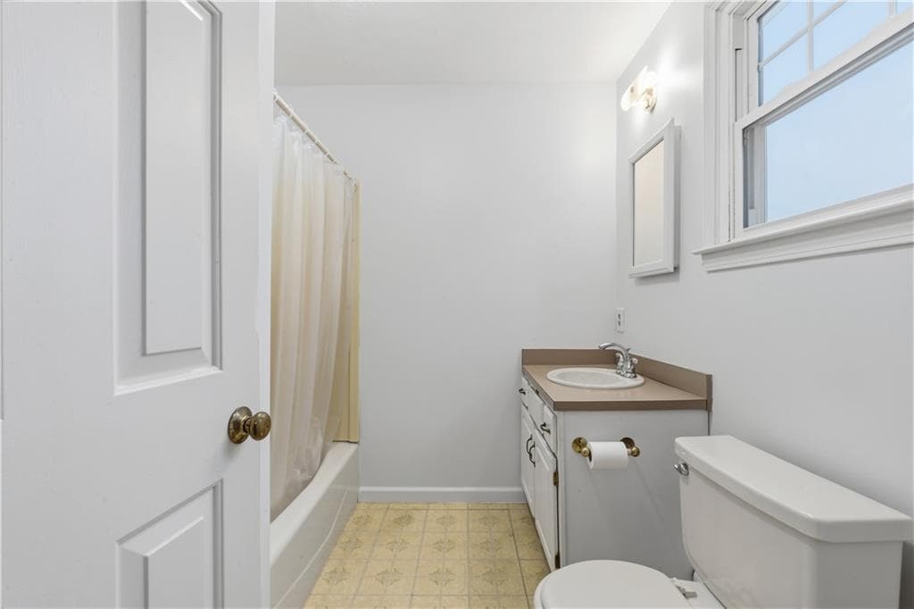 Single Family Residence at 808 Ten Rod Road, Exeter, photo 22 of 45