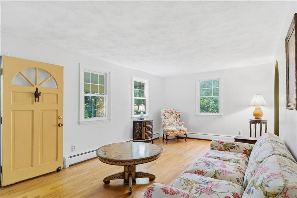 Single Family Residence at 808 Ten Rod Road, Exeter, photo 10 of 45