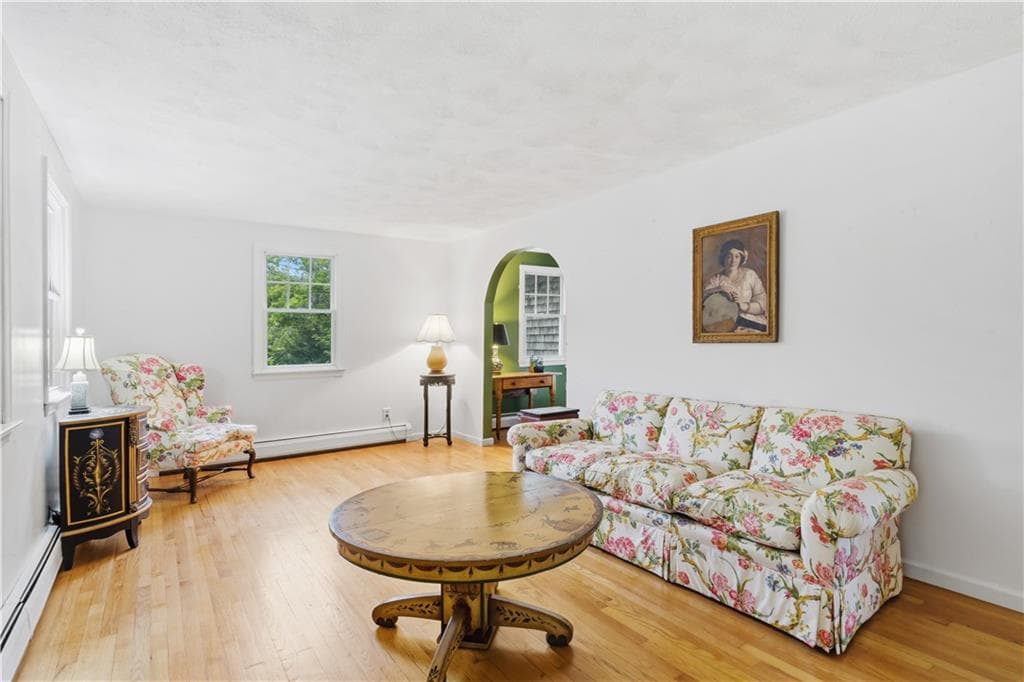 Single Family Residence at 808 Ten Rod Road, Exeter, photo 11 of 45