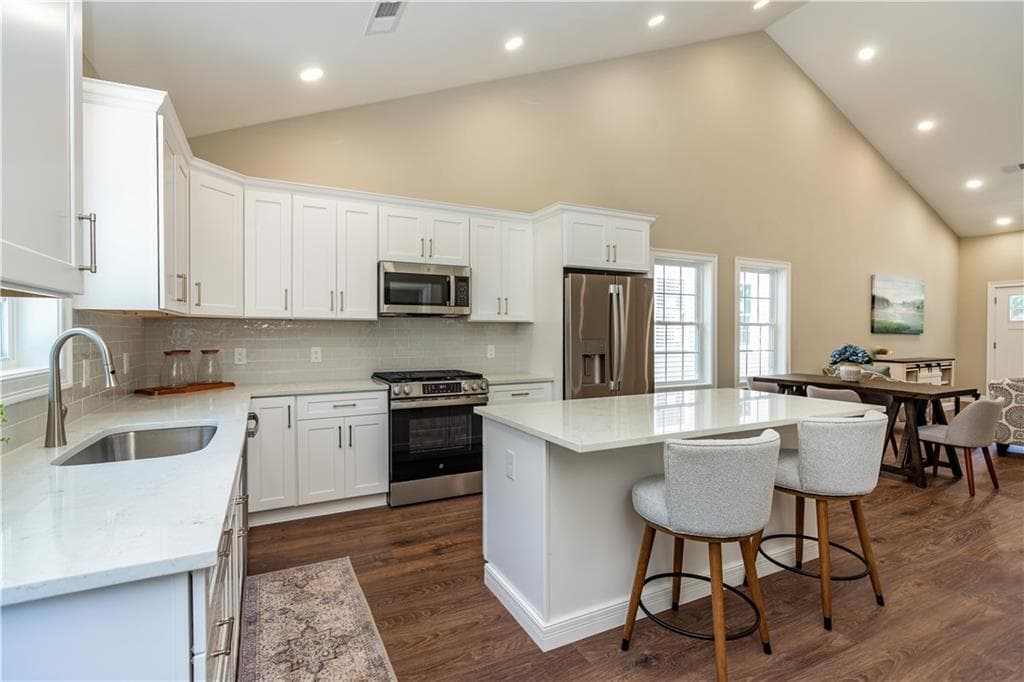 Condominium at 9 Fieldstone Way, Johnston, photo 19 of 42