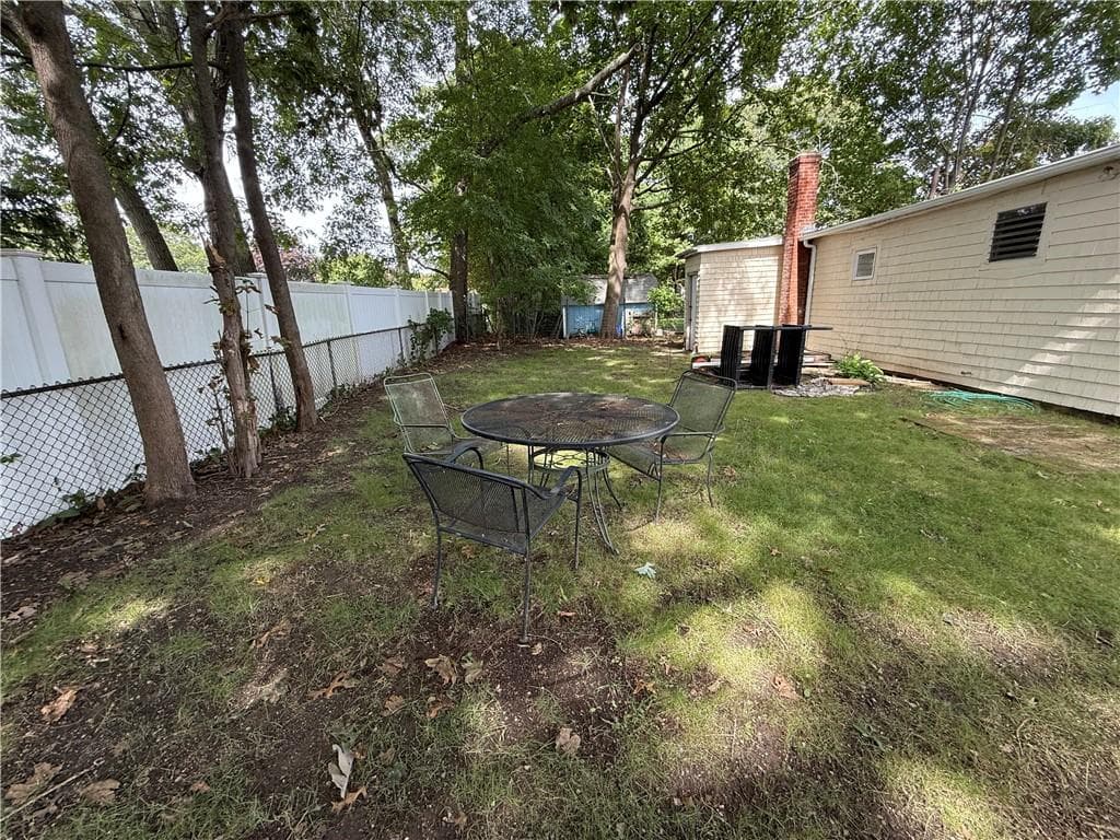 Single Family Residence at 165 Canfield Avenue, Warwick, photo 2 of 6