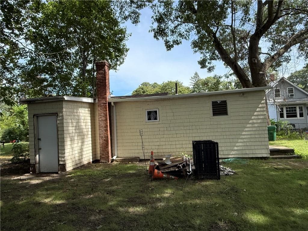 Single Family Residence at 165 Canfield Avenue, Warwick, photo 6 of 6
