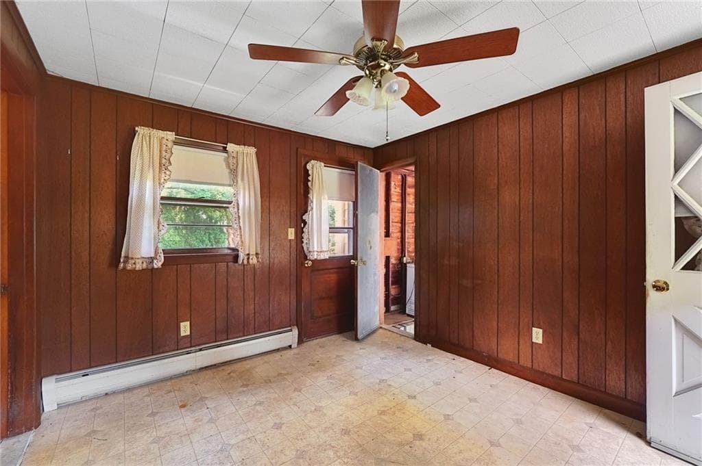 Single Family Residence at 5 Robert Avenue, Portsmouth, photo 6 of 27
