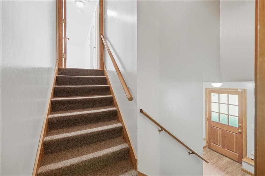 Single Family Residence at 122 Burlingame Road, Smithfield, photo 26 of 40