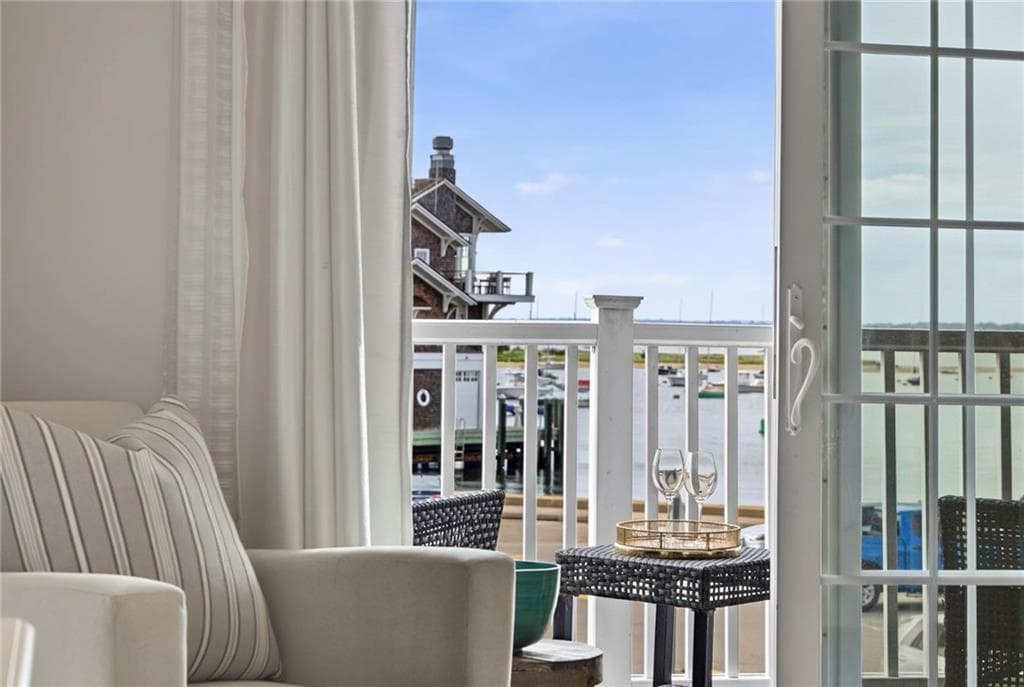 Condominium at 118 Bay Street UNIT 4, Westerly, photo 10 of 20