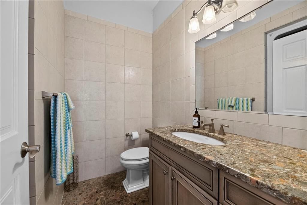 Condominium at 118 Bay Street UNIT 4, Westerly, photo 18 of 20