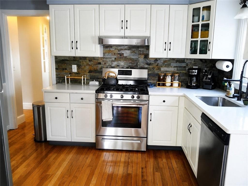 Single Family Residence at 61 Ann Mary Brown Drive, Warwick, photo 6 of 22
