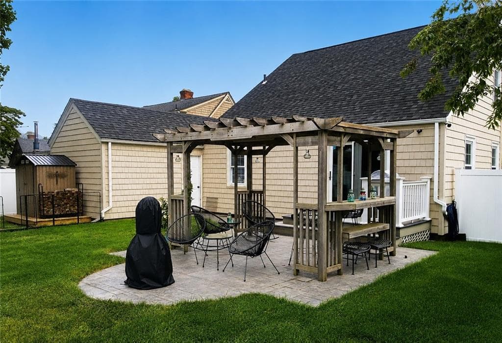 Single Family Residence at 61 Ann Mary Brown Drive, Warwick, photo 19 of 22
