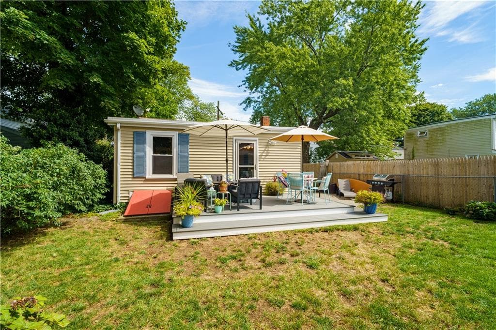 Single Family Residence at 61 Logan Street, Warwick, photo 23 of 30